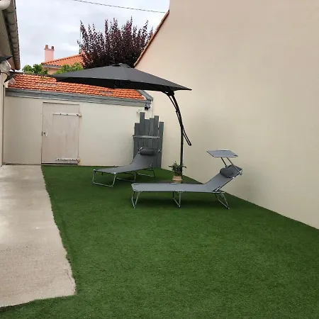 Maison Moderne Avec Jardin A 750m De La Сasa de vacaciones *