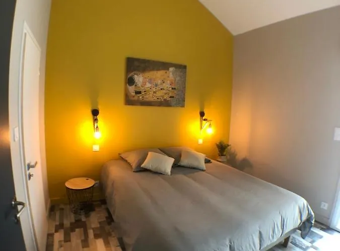 Maison Moderne Avec Jardin A 750m De La