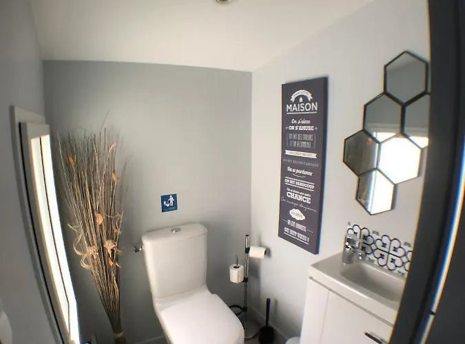 Maison Moderne Avec Jardin A 750m De La