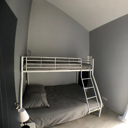 Maison Moderne Avec Jardin A 750m De La *