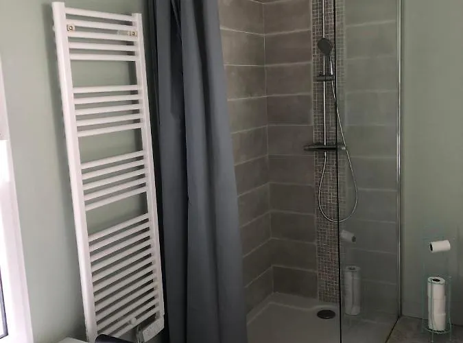 Maison Moderne Avec Jardin A 750m De La